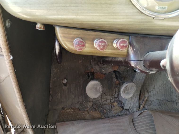 image for item LN9801 1939 Dodge D11 DeLuxe  