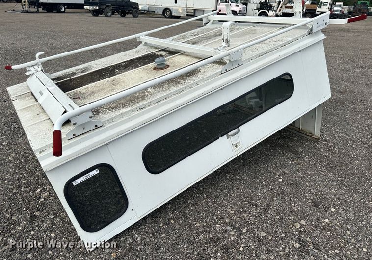 image for item LV9045 Reading  pickup truck topper