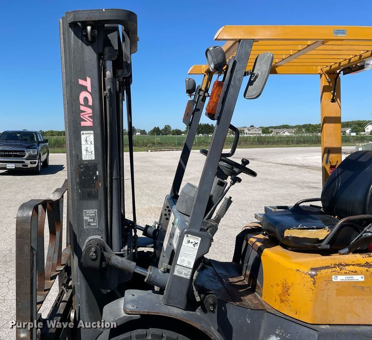 image for item LV9793 TCM FG30N5T forklift