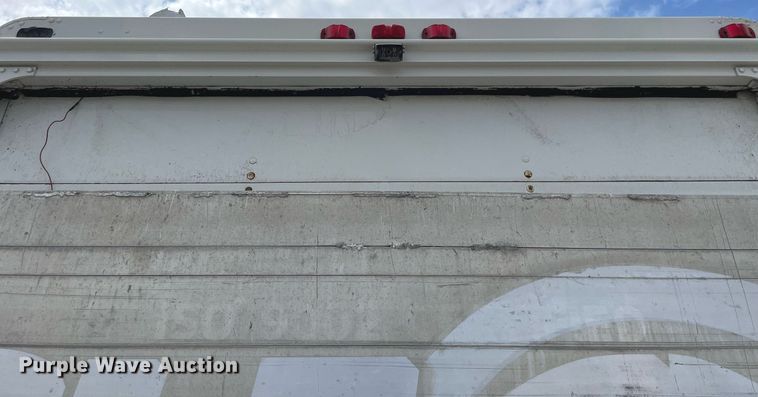 image for item LV9806 2001 Freightliner MT45 delivery truck