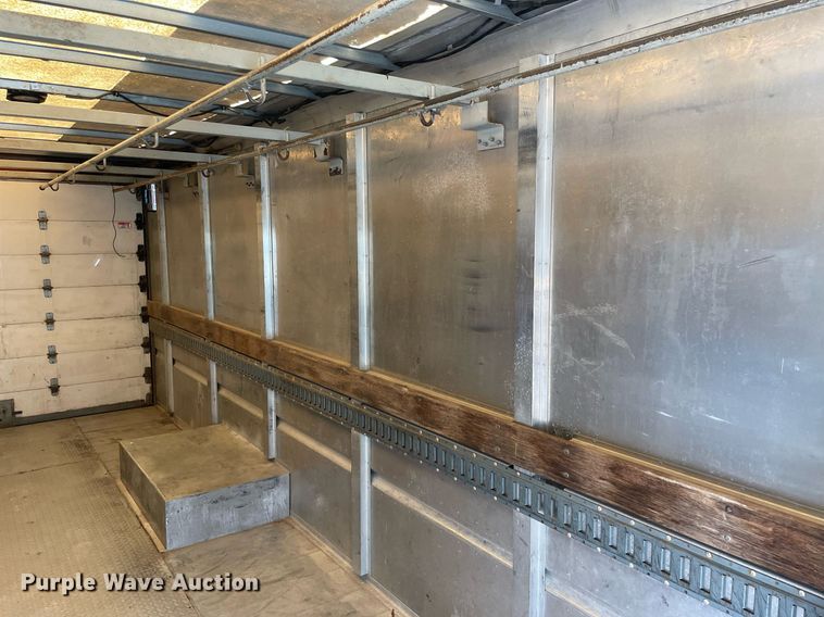 image for item LV9806 2001 Freightliner MT45 delivery truck