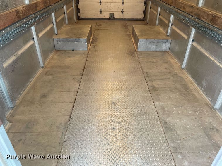 image for item LV9806 2001 Freightliner MT45 delivery truck