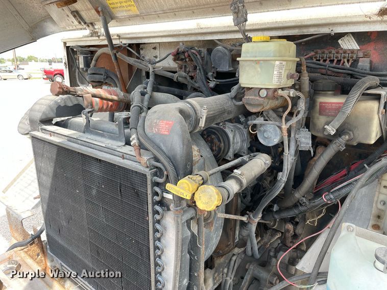 image for item LV9806 2001 Freightliner MT45 delivery truck