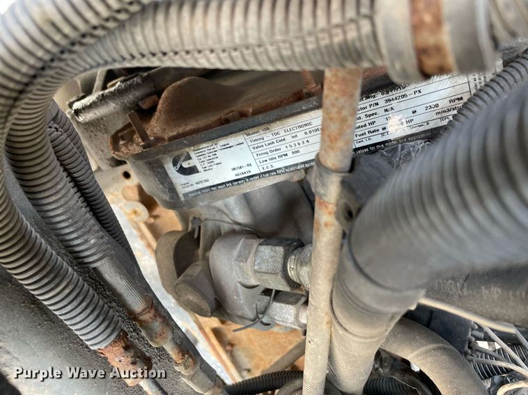 image for item LV9806 2001 Freightliner MT45 delivery truck