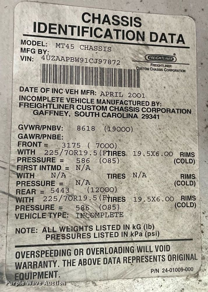 image for item LV9806 2001 Freightliner MT45 delivery truck