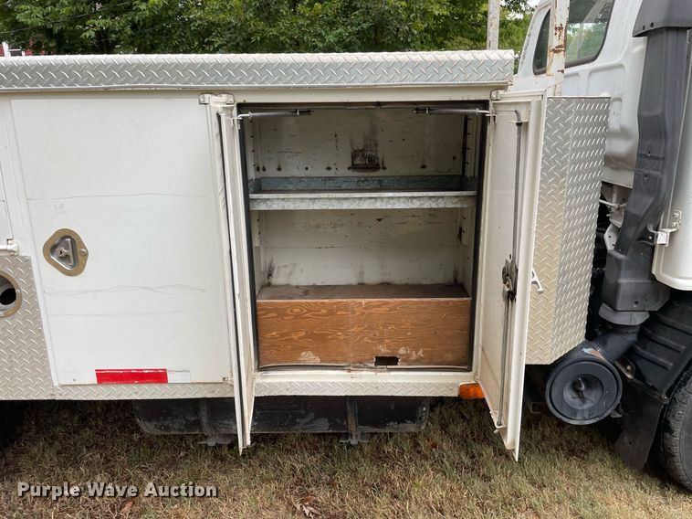 image for item LV9808 1996 GMC W4 Forward utility / service truck