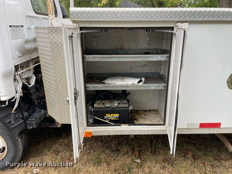 image for item LV9808 1996 GMC W4 Forward utility / service truck