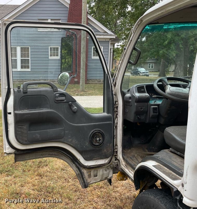 image for item LV9808 1996 GMC W4 Forward utility / service truck