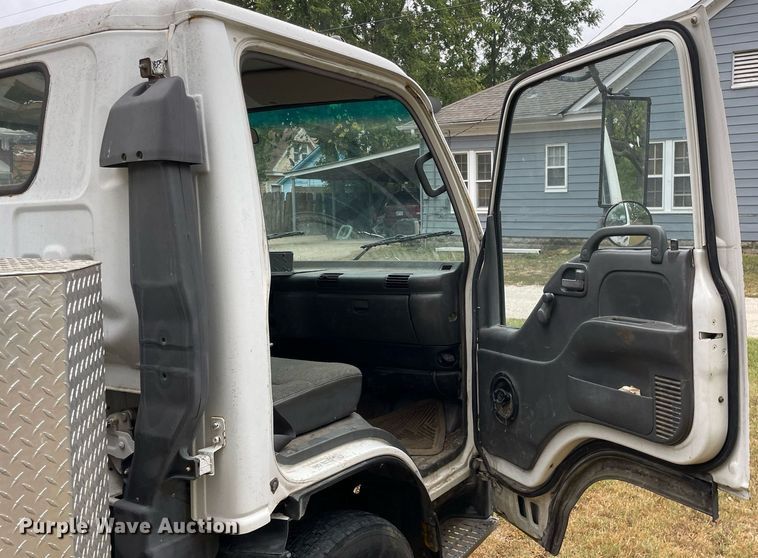 image for item LV9808 1996 GMC W4 Forward utility / service truck