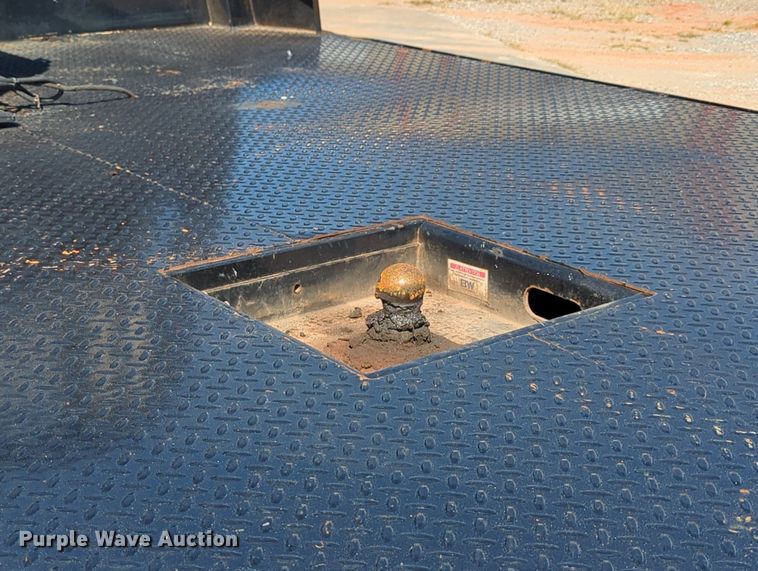 image for item LY9357 2018 Dodge Ram 5500HD  flatbed truck