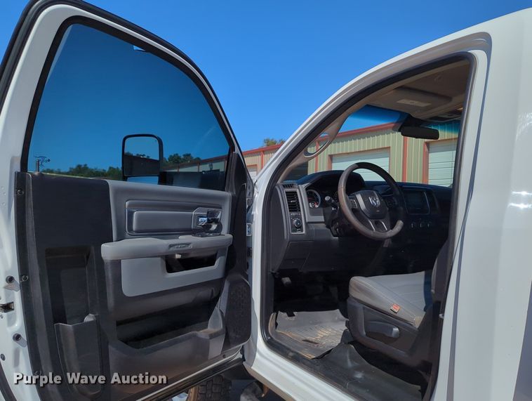 image for item LY9357 2018 Dodge Ram 5500HD  flatbed truck