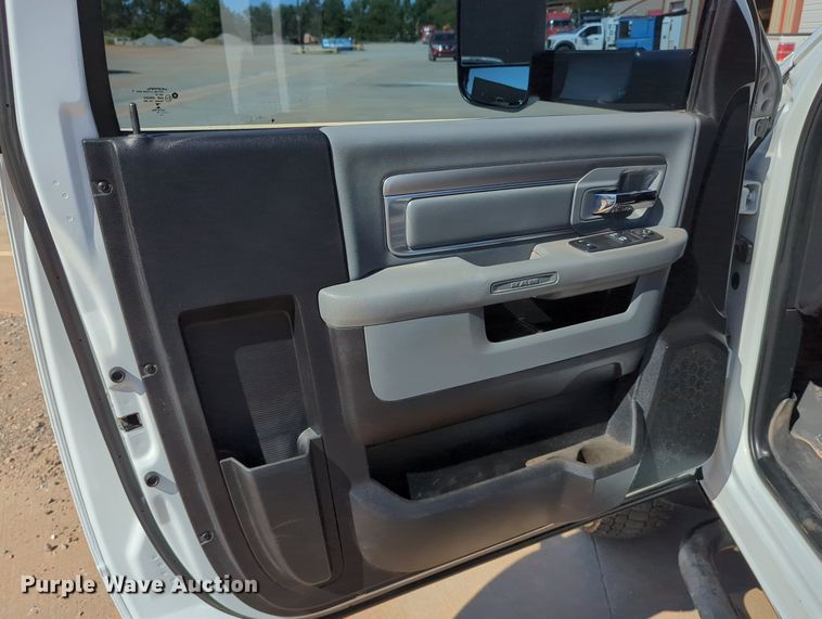 image for item LY9357 2018 Dodge Ram 5500HD  flatbed truck