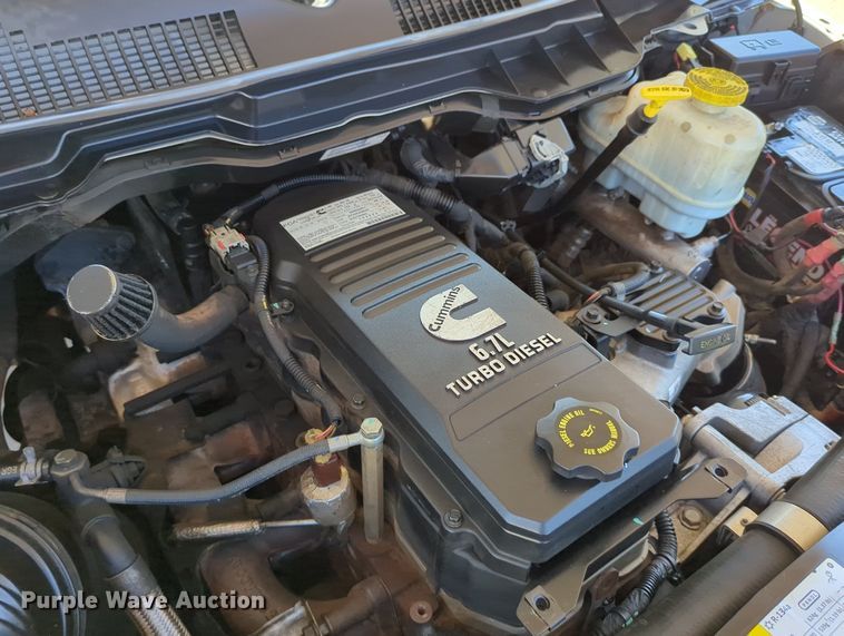 image for item LY9357 2018 Dodge Ram 5500HD  flatbed truck