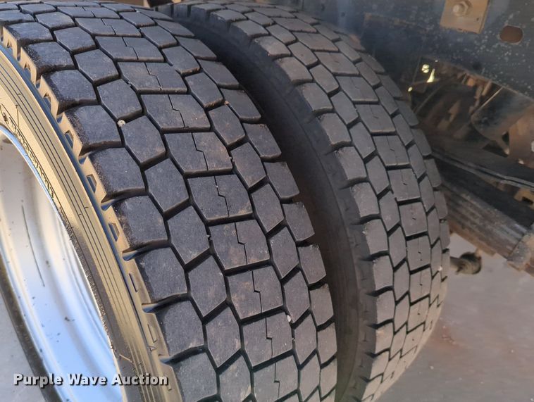 image for item LY9357 2018 Dodge Ram 5500HD  flatbed truck