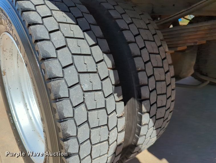 image for item LY9357 2018 Dodge Ram 5500HD  flatbed truck