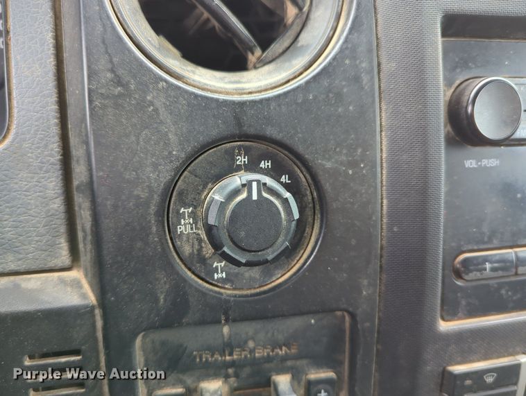 image for item LY9391 2013 Ford F150 XL  SuperCab pickup truck