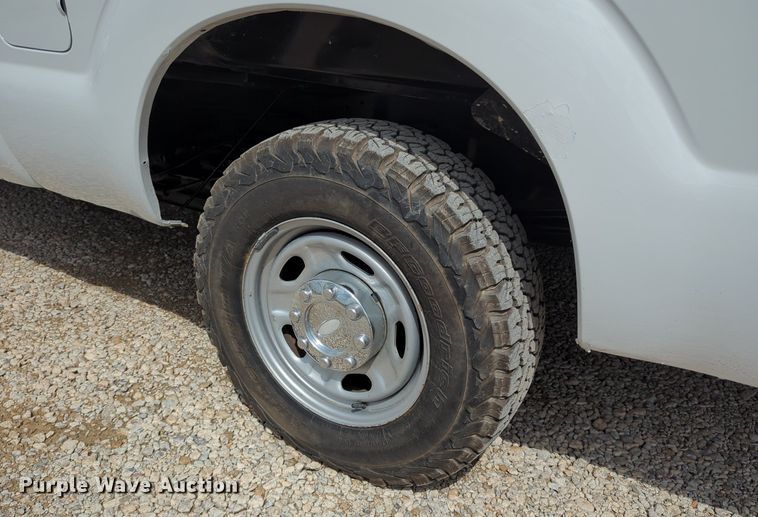 image for item LY9392 2013 Ford F250 Super Duty XL  Crew Cab pickup truck