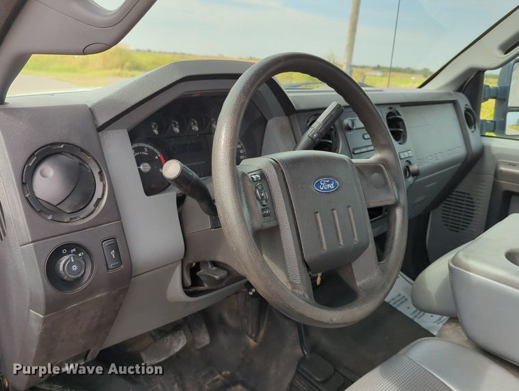 image for item LY9394 2014 Ford F250 Super Duty XL  pickup truck