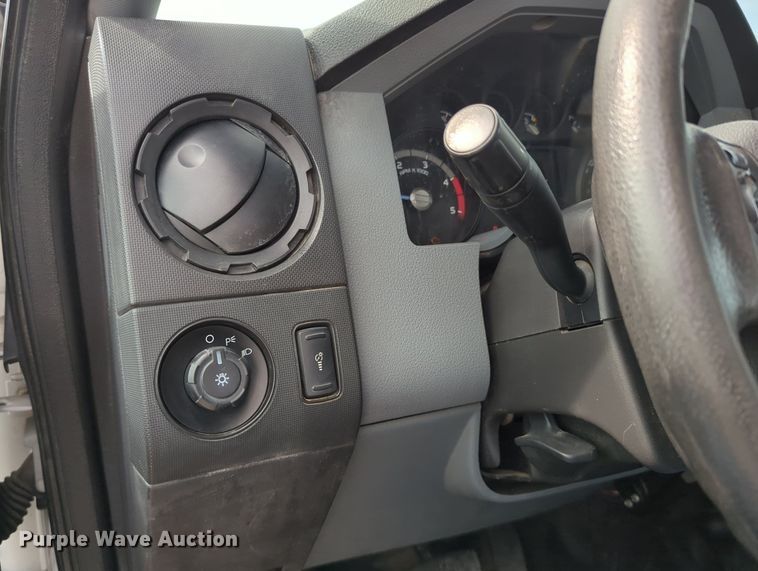 image for item LY9394 2014 Ford F250 Super Duty XL  pickup truck