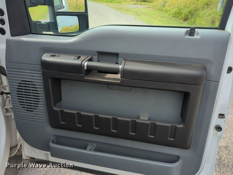 image for item LY9394 2014 Ford F250 Super Duty XL  pickup truck