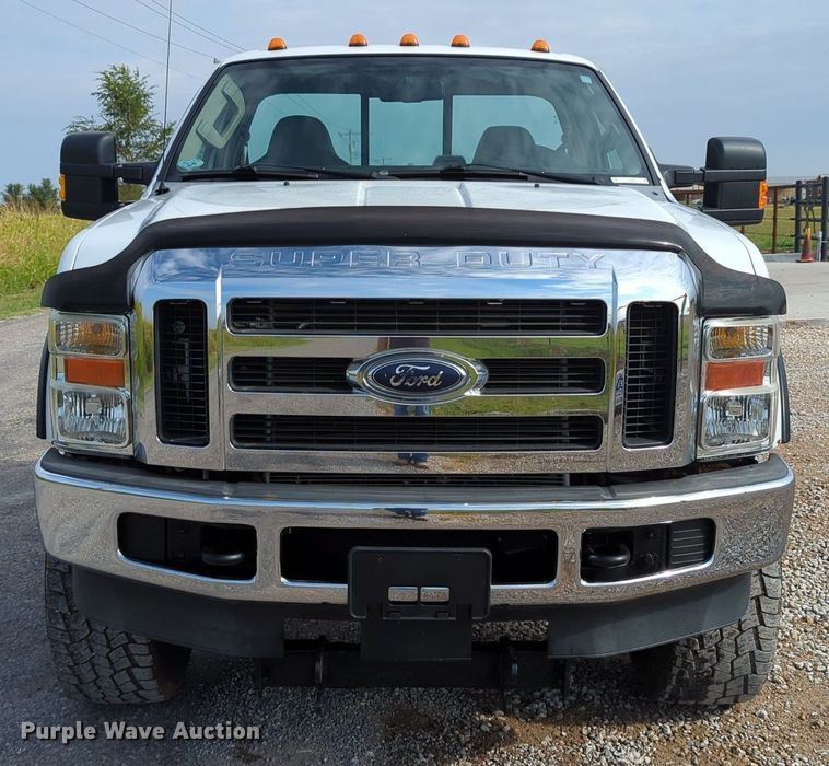 image for item LY9395 2008 Ford F350 Super Duty  pickup truck cab and chassis
