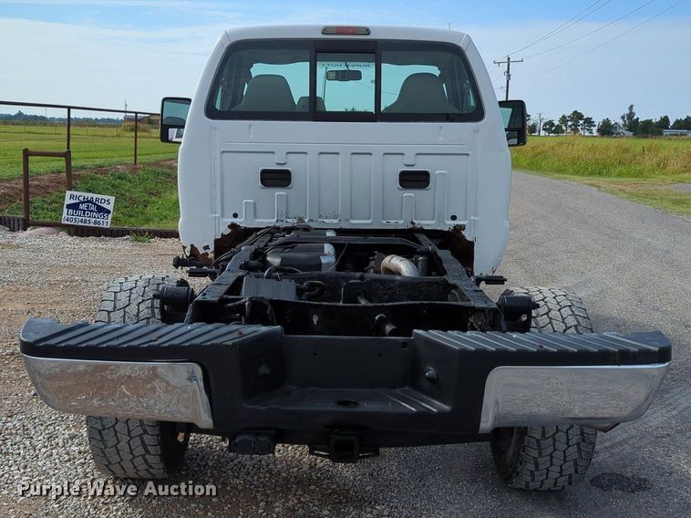 image for item LY9395 2008 Ford F350 Super Duty  pickup truck cab and chassis