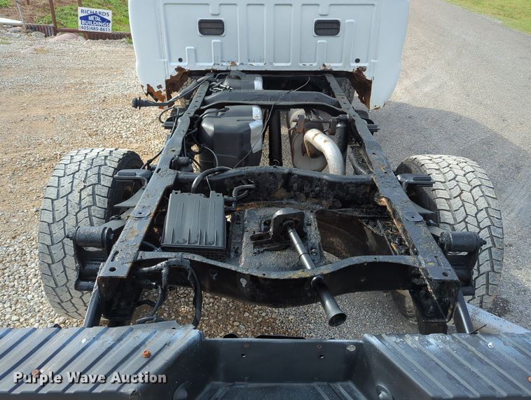 image for item LY9395 2008 Ford F350 Super Duty  pickup truck cab and chassis