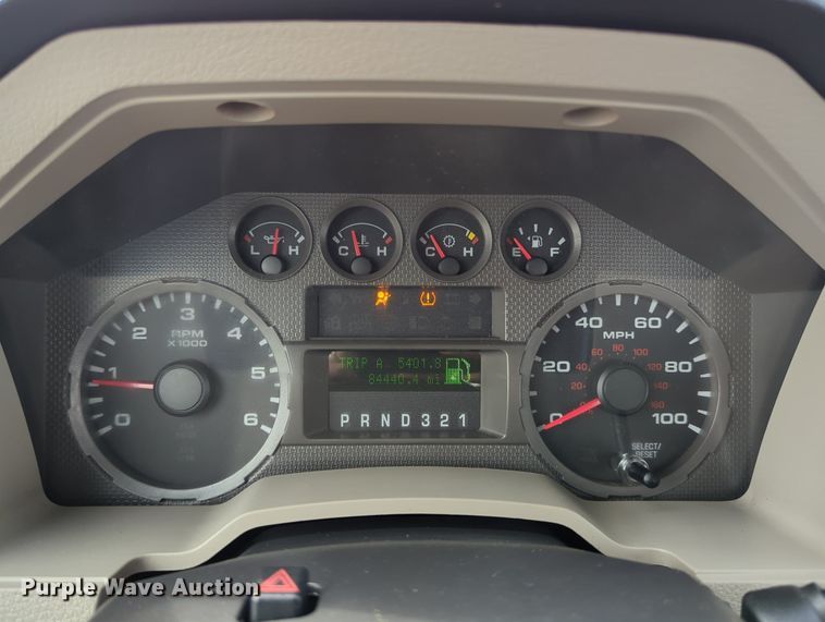 image for item LY9395 2008 Ford F350 Super Duty  pickup truck cab and chassis