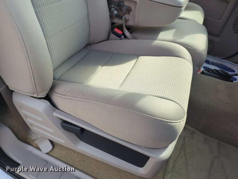 image for item LY9395 2008 Ford F350 Super Duty  pickup truck cab and chassis