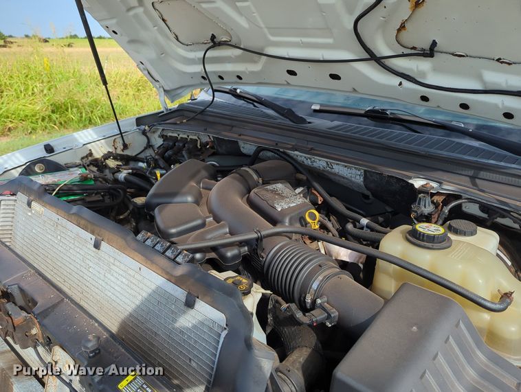 image for item LY9395 2008 Ford F350 Super Duty  pickup truck cab and chassis