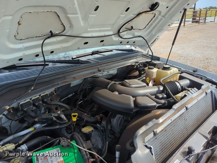 image for item LY9395 2008 Ford F350 Super Duty  pickup truck cab and chassis