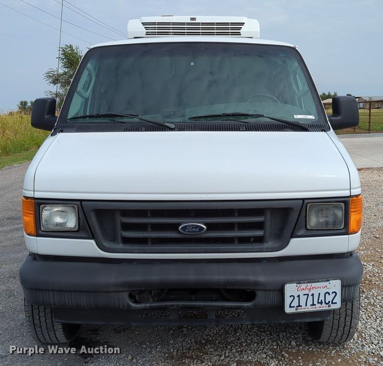 image for item LY9396 2006 Ford E350 Super Duty  refrigerated van