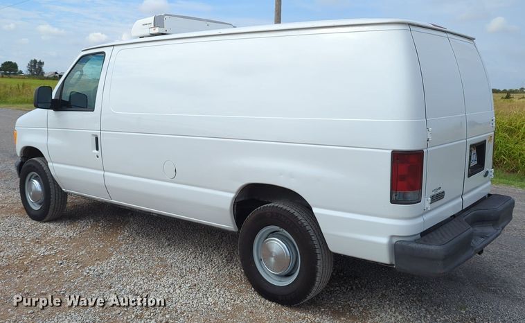 image for item LY9396 2006 Ford E350 Super Duty  refrigerated van