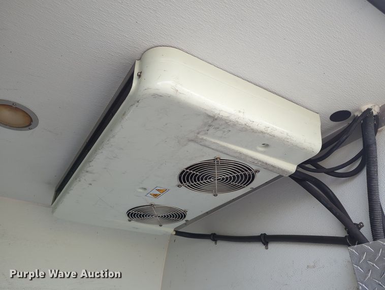 image for item LY9396 2006 Ford E350 Super Duty  refrigerated van