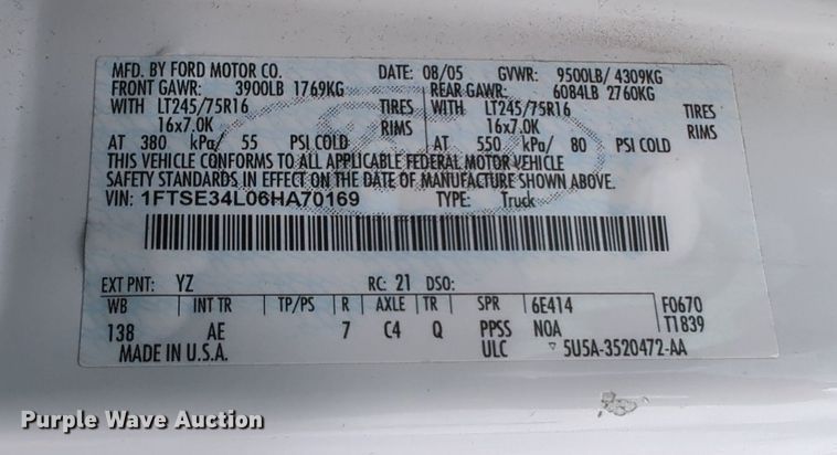 image for item LY9396 2006 Ford E350 Super Duty  refrigerated van