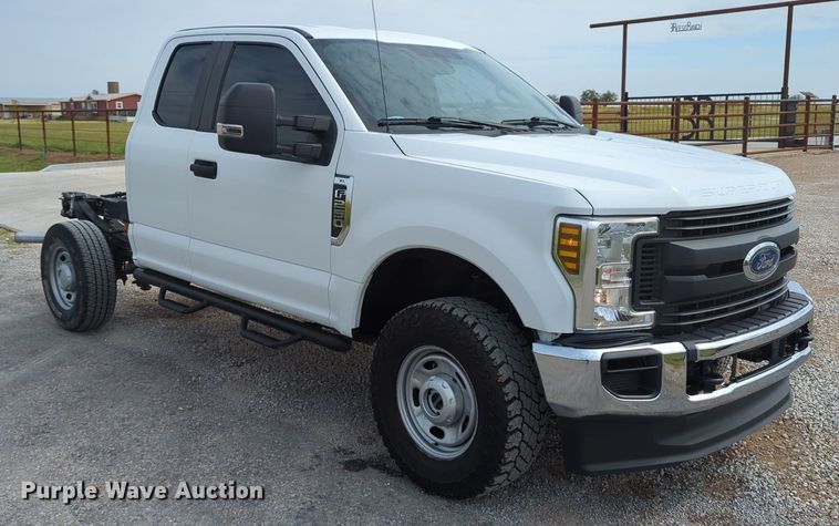 image for item LY9398 2019 Ford F250 Super Duty XL  SuperCab pickup truck cab and chassis