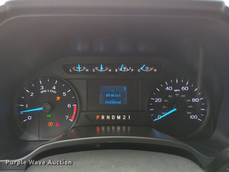 image for item LY9398 2019 Ford F250 Super Duty XL  SuperCab pickup truck cab and chassis