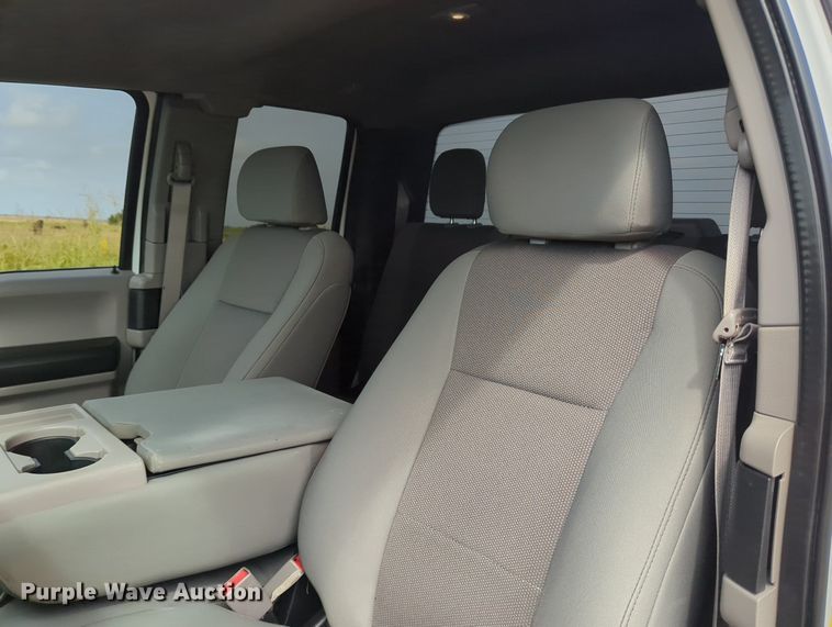 image for item LY9398 2019 Ford F250 Super Duty XL  SuperCab pickup truck cab and chassis