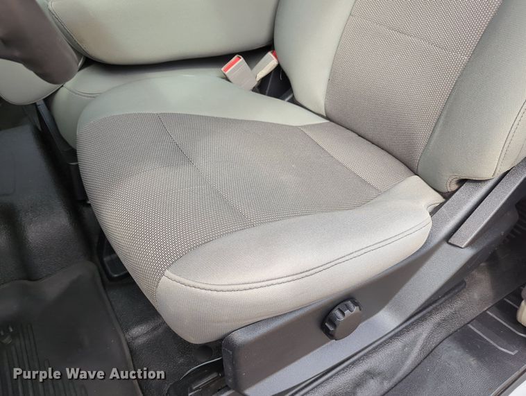 image for item LY9398 2019 Ford F250 Super Duty XL  SuperCab pickup truck cab and chassis