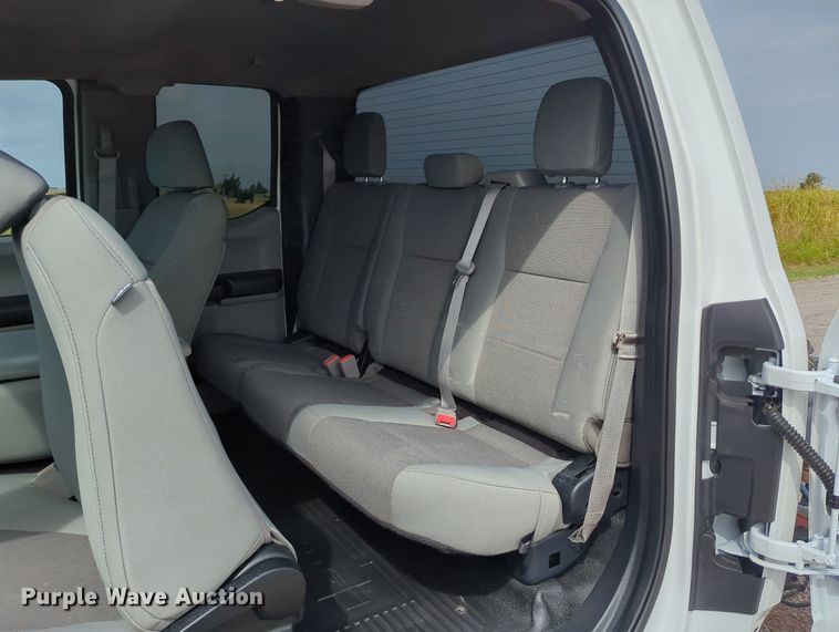 image for item LY9398 2019 Ford F250 Super Duty XL  SuperCab pickup truck cab and chassis