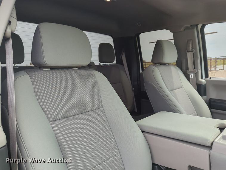 image for item LY9398 2019 Ford F250 Super Duty XL  SuperCab pickup truck cab and chassis