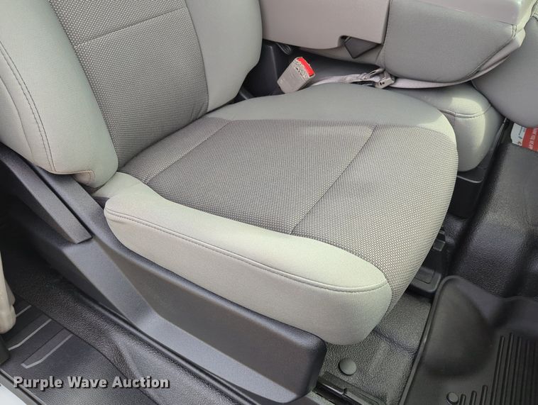 image for item LY9398 2019 Ford F250 Super Duty XL  SuperCab pickup truck cab and chassis