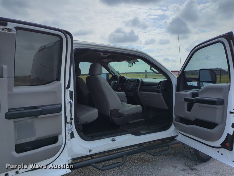 image for item LY9398 2019 Ford F250 Super Duty XL  SuperCab pickup truck cab and chassis