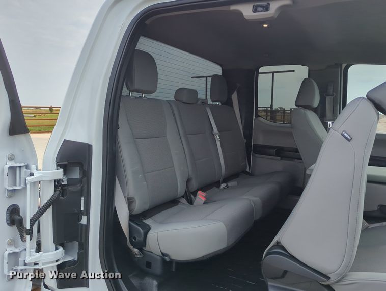 image for item LY9398 2019 Ford F250 Super Duty XL  SuperCab pickup truck cab and chassis