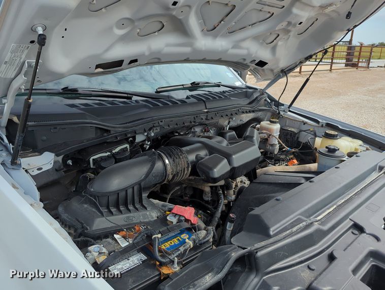 image for item LY9398 2019 Ford F250 Super Duty XL  SuperCab pickup truck cab and chassis