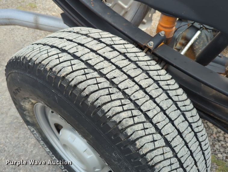 image for item LY9398 2019 Ford F250 Super Duty XL  SuperCab pickup truck cab and chassis