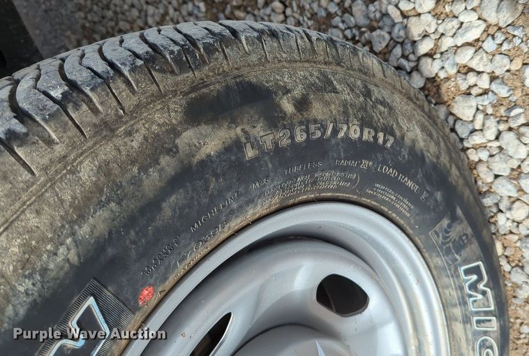 image for item LY9398 2019 Ford F250 Super Duty XL  SuperCab pickup truck cab and chassis