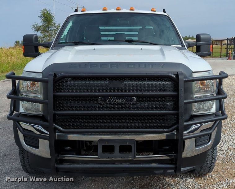 image for item LY9400 2012 Ford F550 Super Duty  Crew Cab flatbed truck