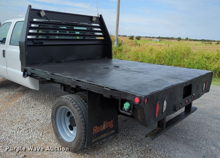 image for item LY9400 2012 Ford F550 Super Duty  Crew Cab flatbed truck