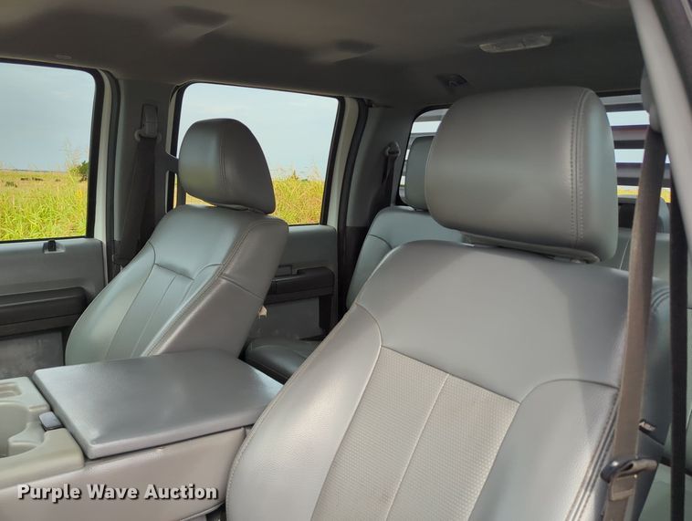 image for item LY9400 2012 Ford F550 Super Duty  Crew Cab flatbed truck